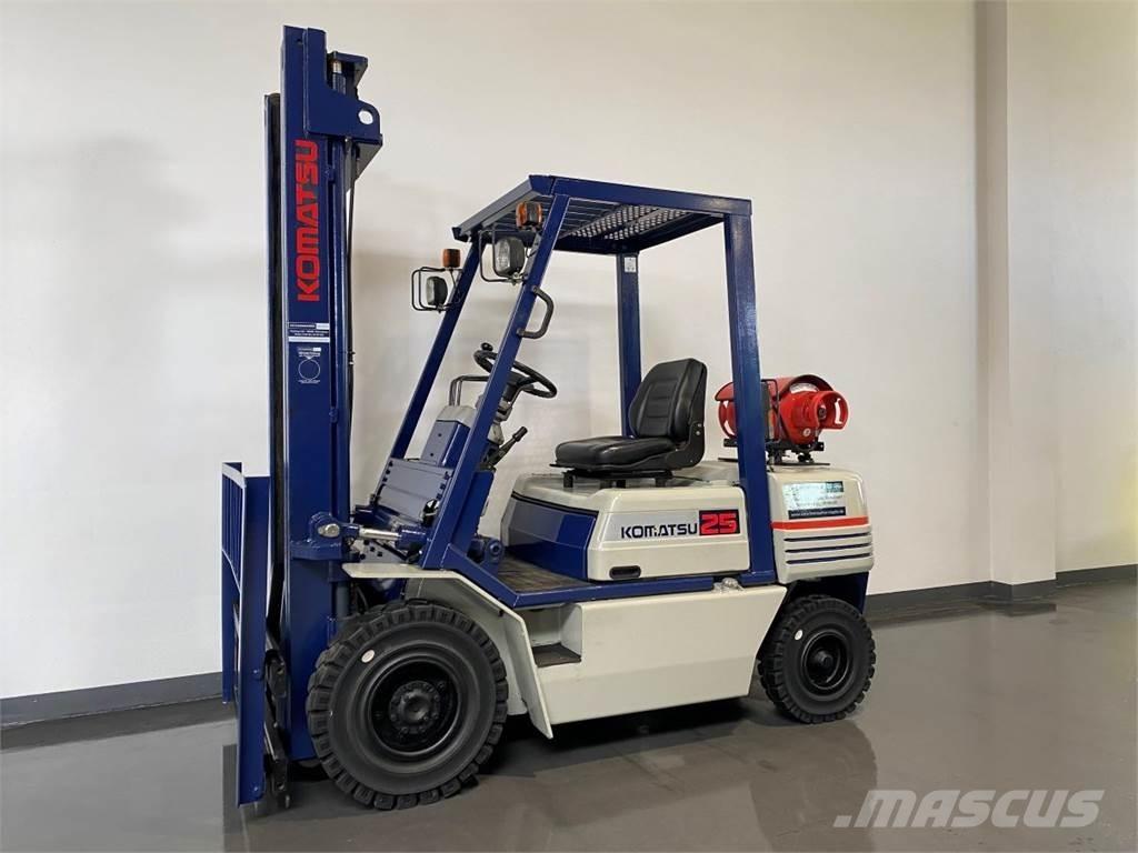 Komatsu FG25T-11E Gasstapler