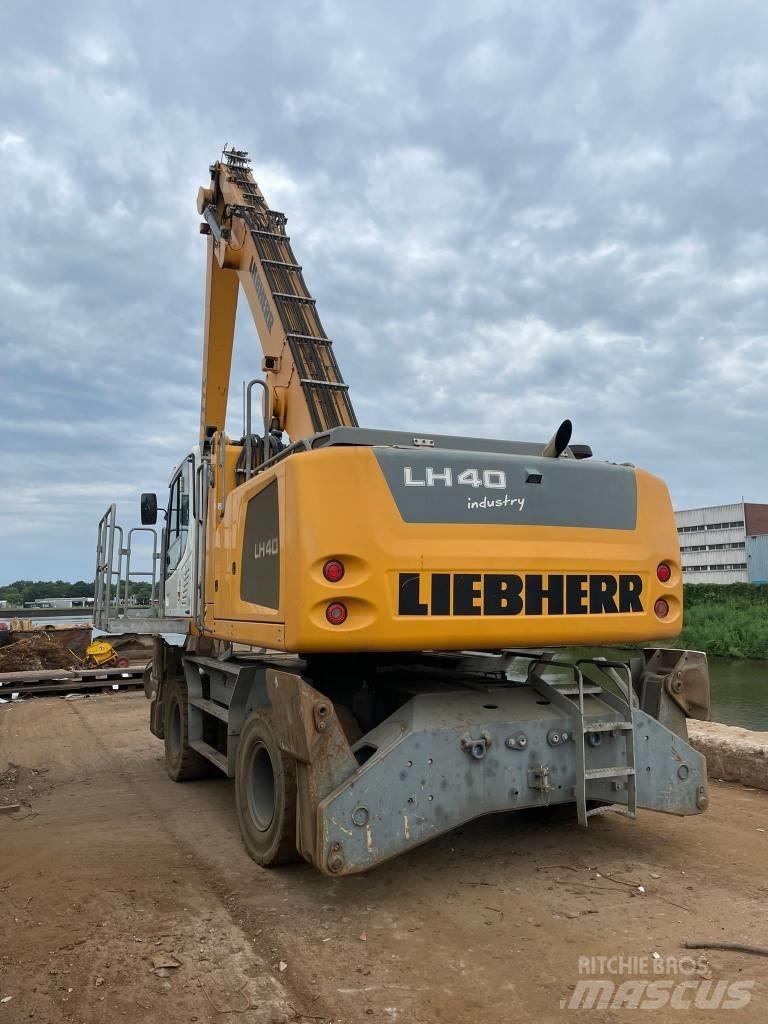 Liebherr LH40M Materialumschlag