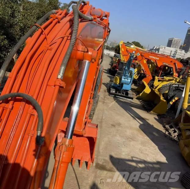 Hitachi ZX200 Raupenbagger