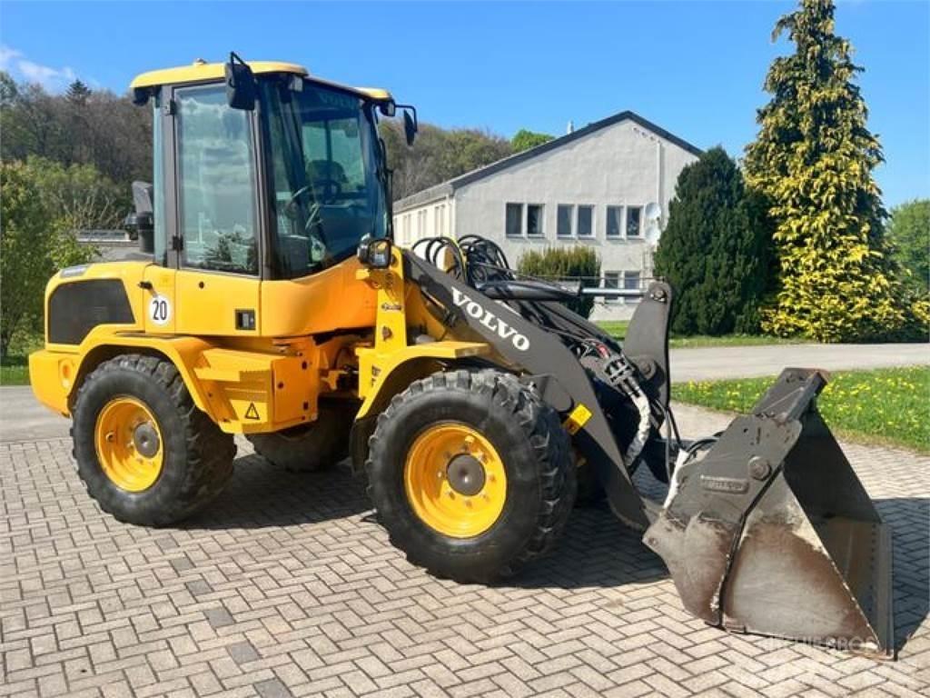 Volvo L30G Radlader