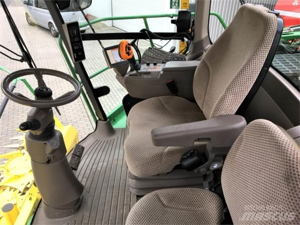John Deere 8300i Selbstfahrende Häcksler