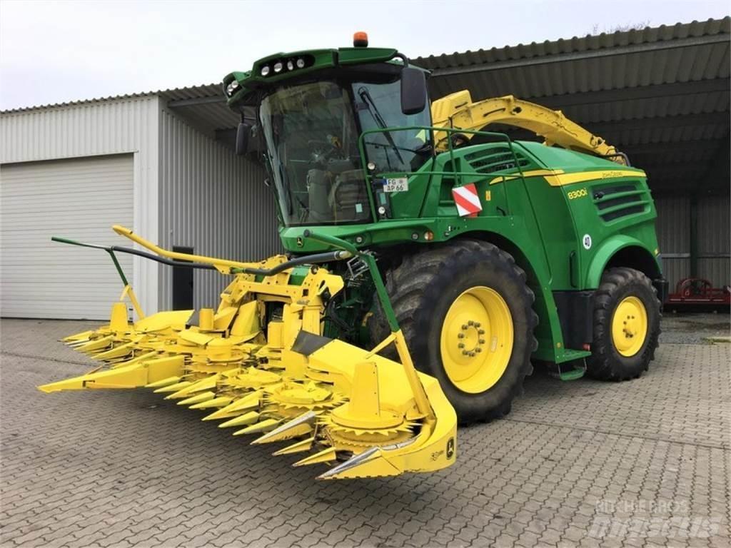 John Deere 8300i Selbstfahrende Häcksler