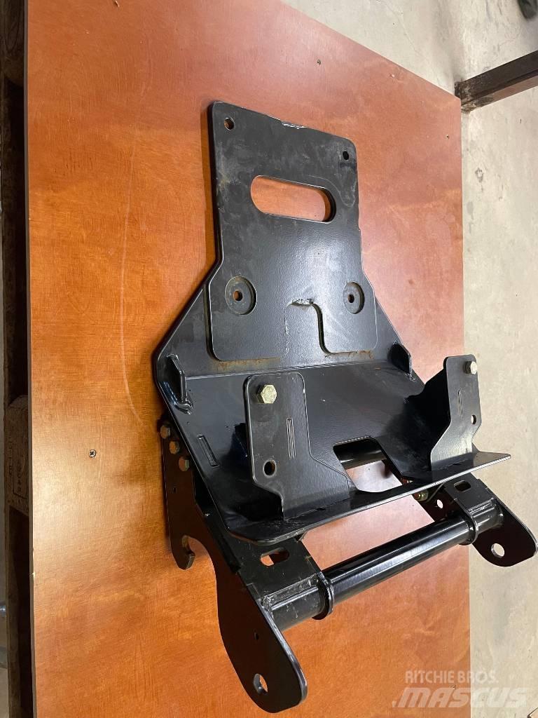Boss POLY HTX 6'0'' Schneeschilde und -pflüge