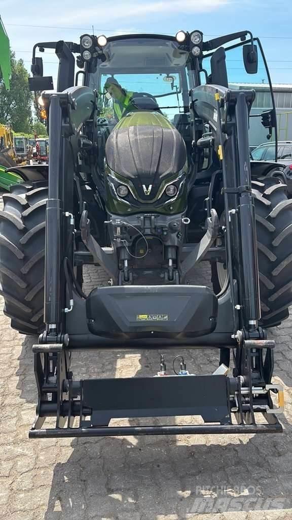 Valtra G135 Traktoren