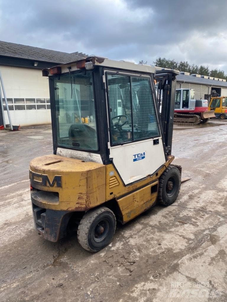 TCM FD 25 Dieselstapler