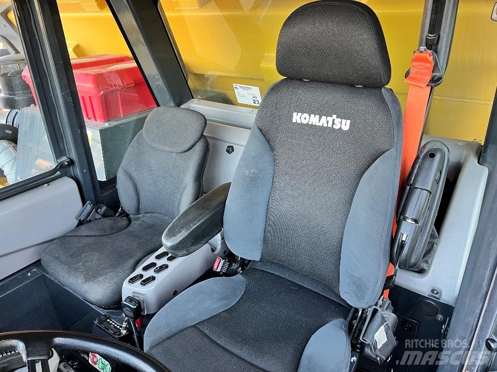 Komatsu 605-8 Dumper - Starr