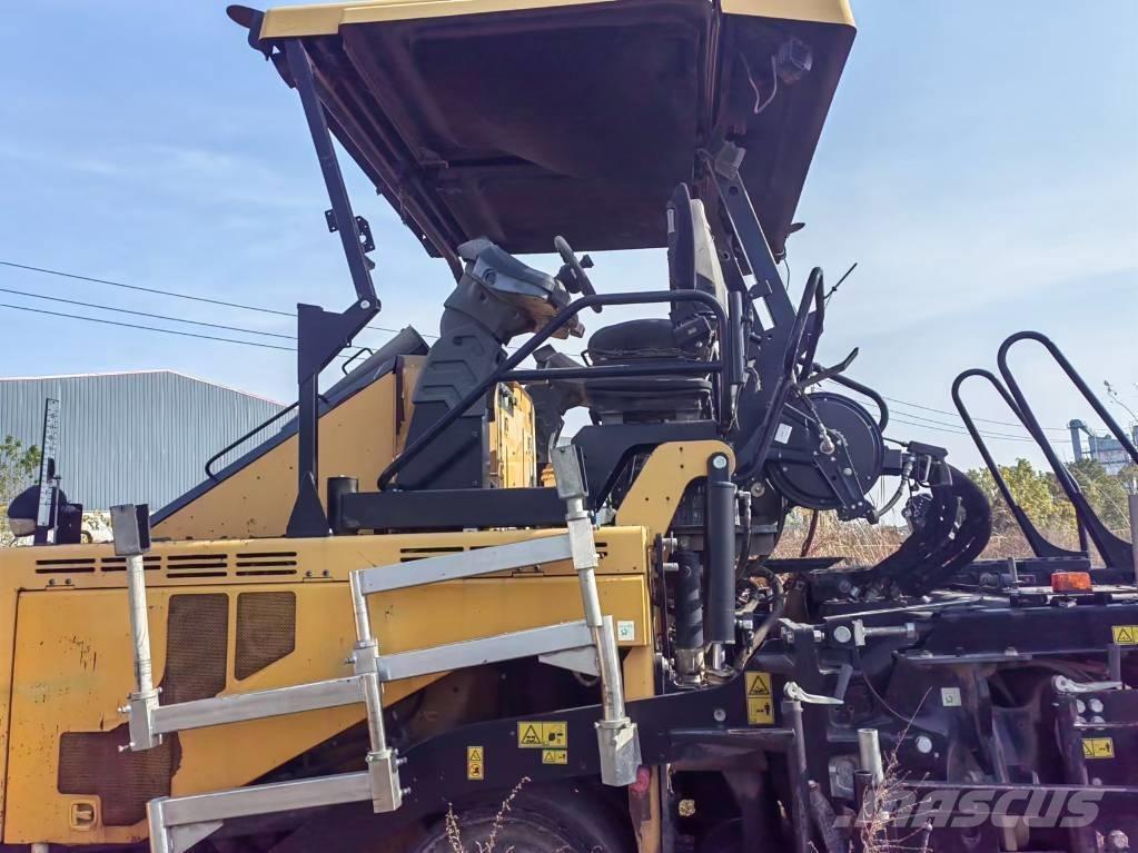 CAT AP655F Strassenfertiger