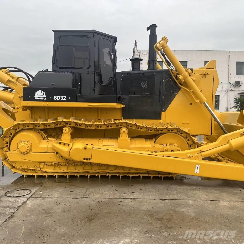 Shantui SD32 Bulldozer