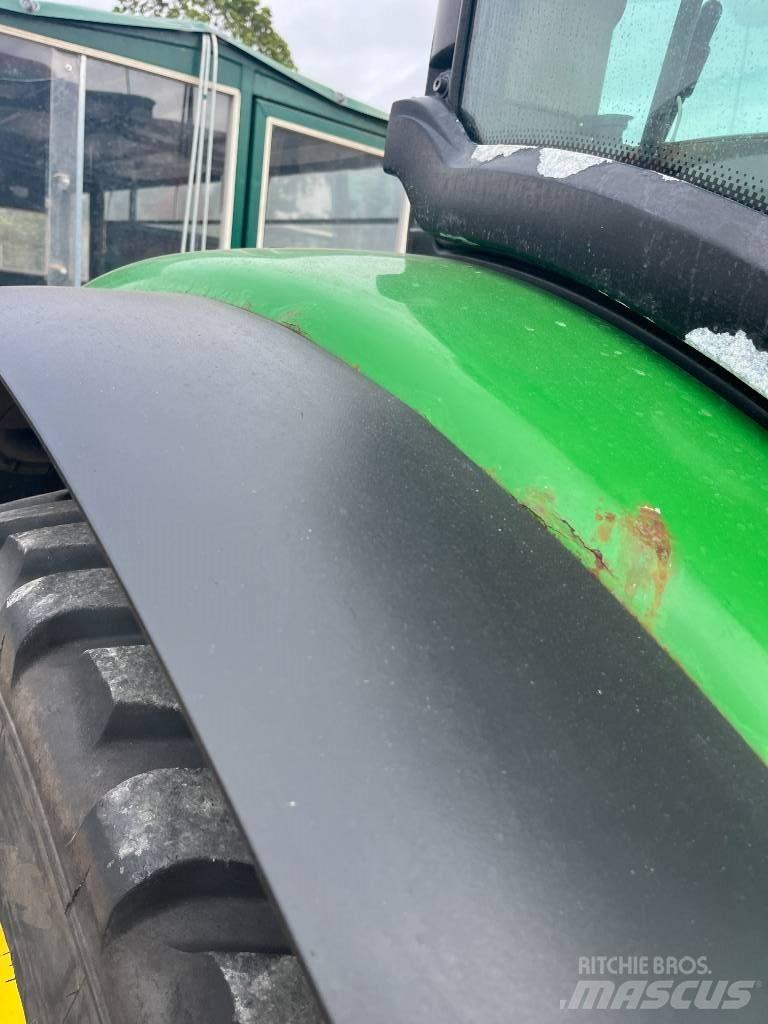 John Deere 6105 R Traktoren