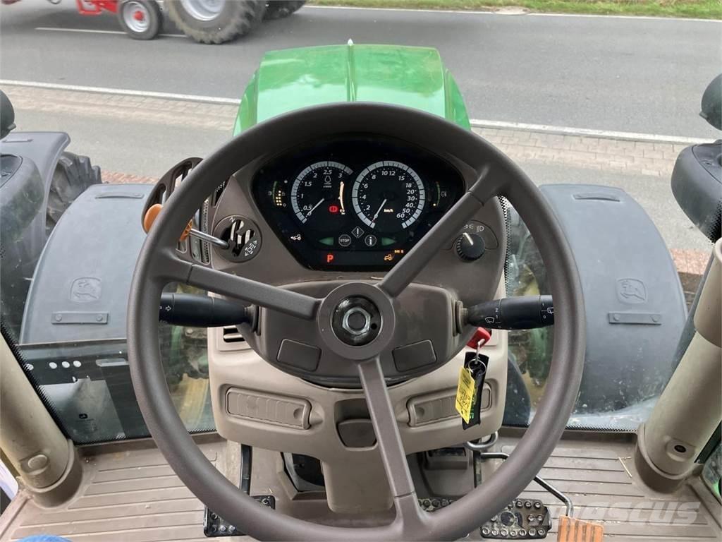 John Deere 6110R Traktoren