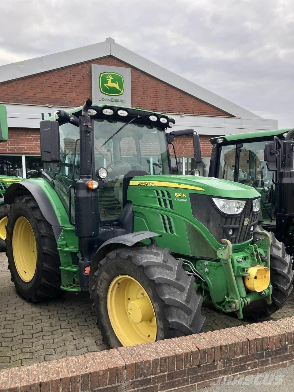 John Deere 6110R Traktoren
