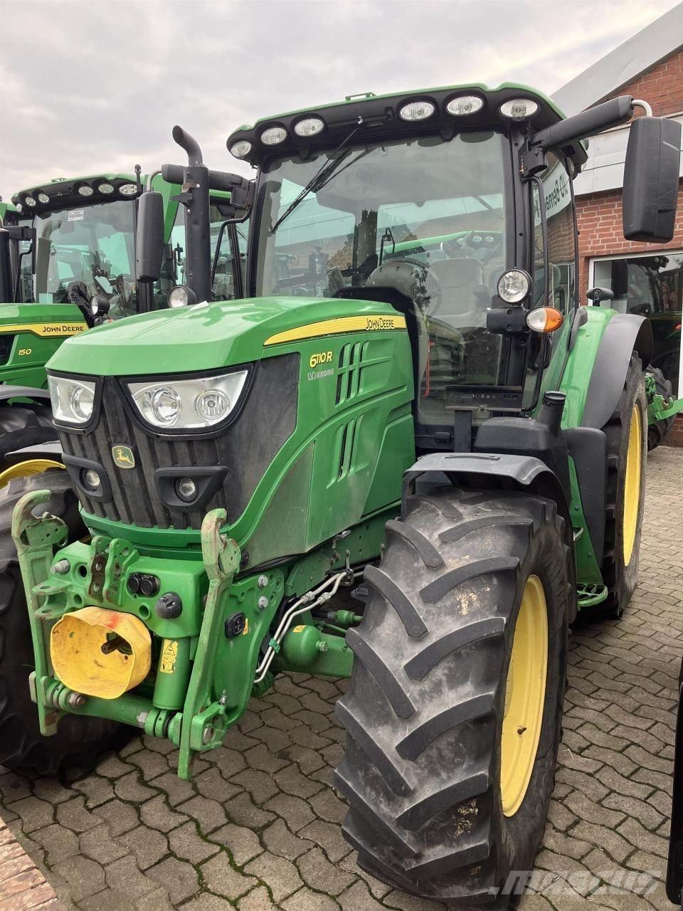 John Deere 6110R Traktoren