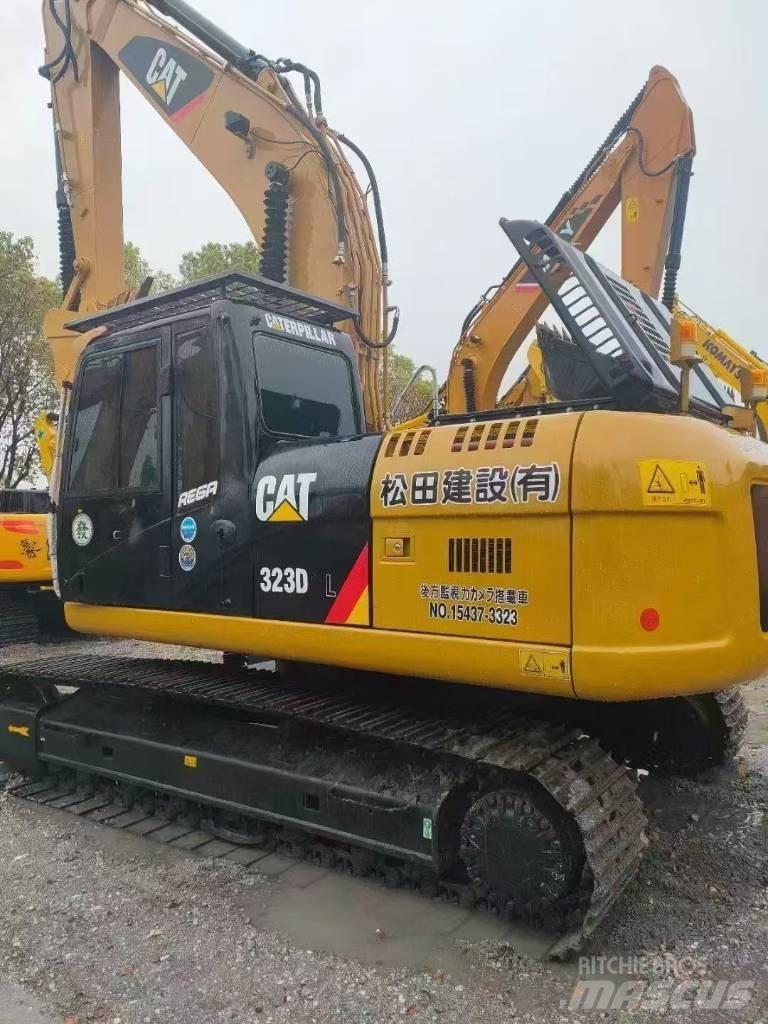 CAT 323D2 Raupenbagger