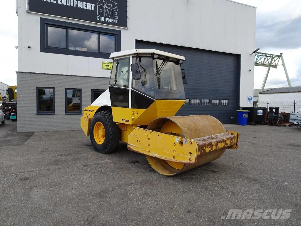 Dynapac CA152D Gummiradwalzen