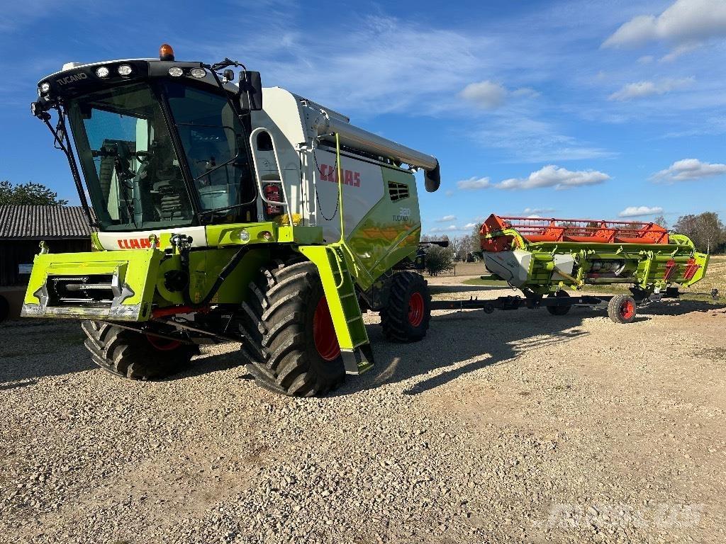 CLAAS Tucano 320 Mähdrescher