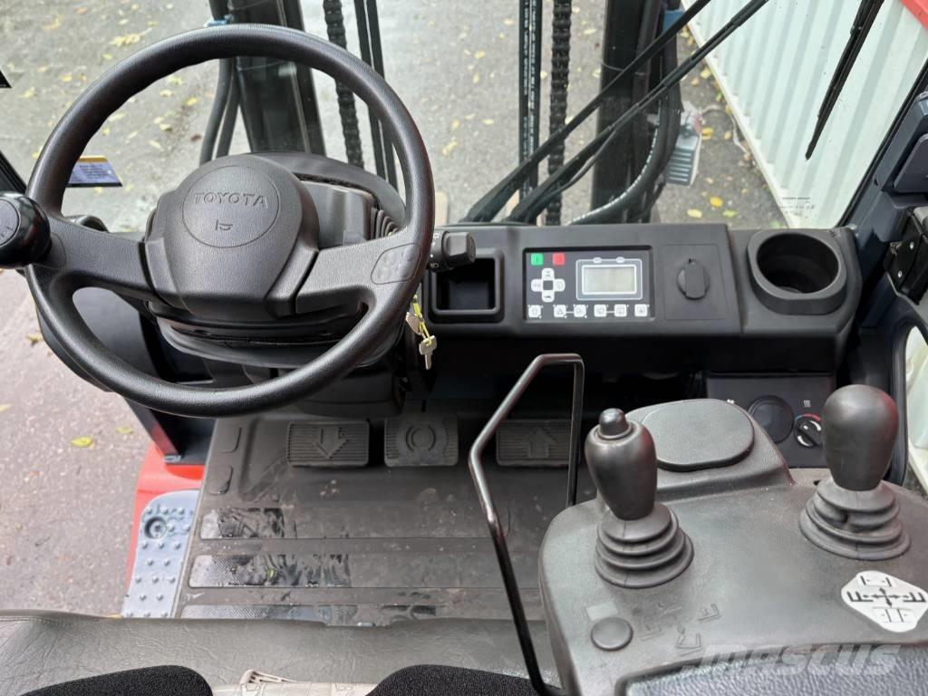 Toyota 8 FBMT 30 Elektrostapler