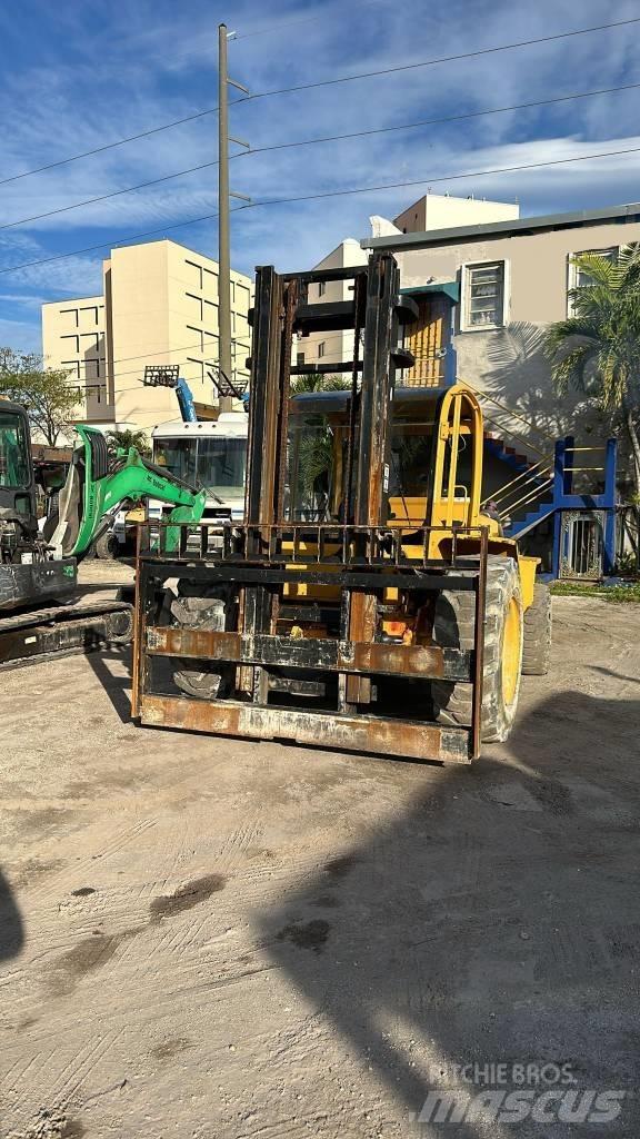 JCB S120 Geländestapler