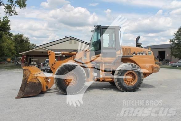 CASE 621D Radlader