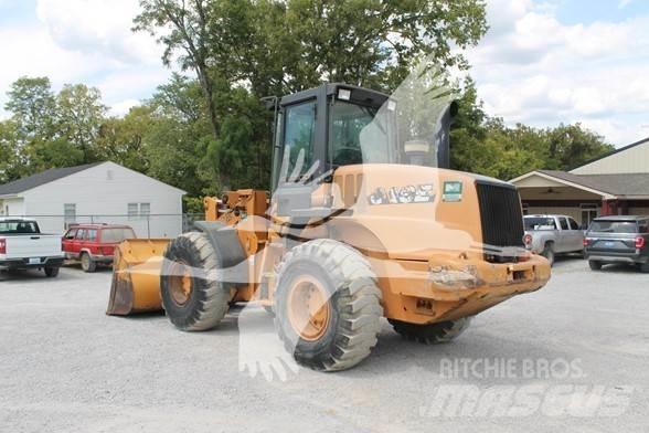 CASE 621D Radlader
