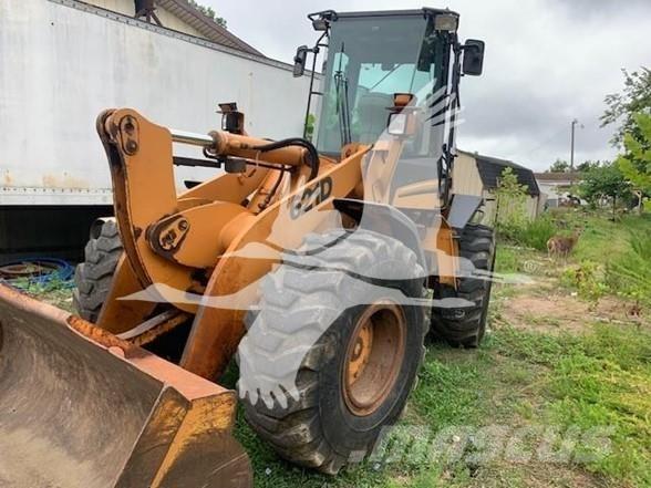 CASE 621D Radlader