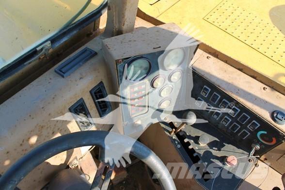 CAT 615C II Schaber