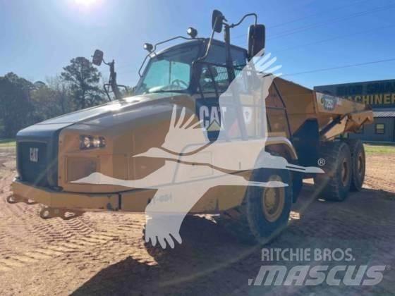 CAT 725C2 Dumper - Knickgelenk