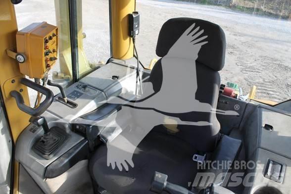 CAT D6N XL Bulldozer
