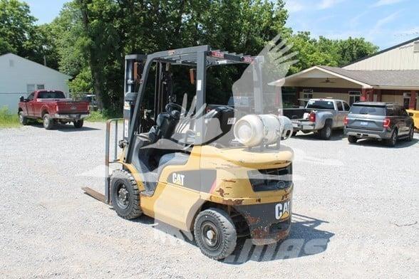 CAT GP25N Dieselstapler