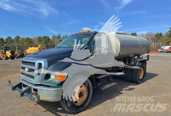 Ford F750 SD Tankwagen