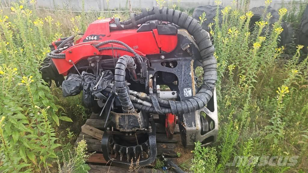 Komatsu C 144 Harvester