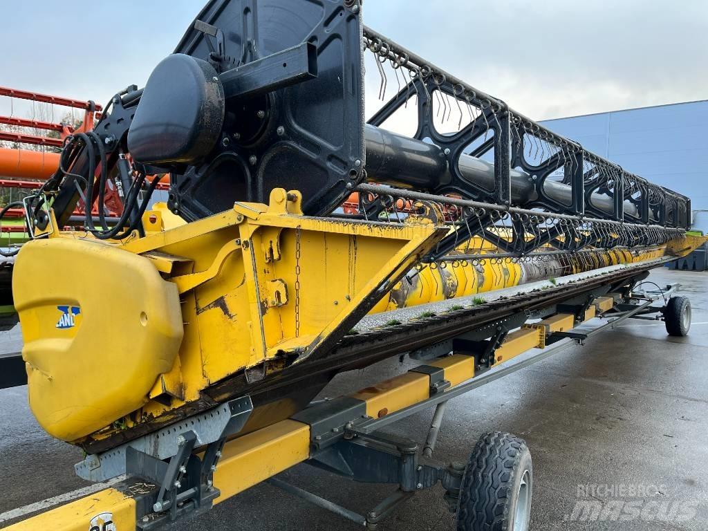 New Holland CR 9.90 Mähdrescher