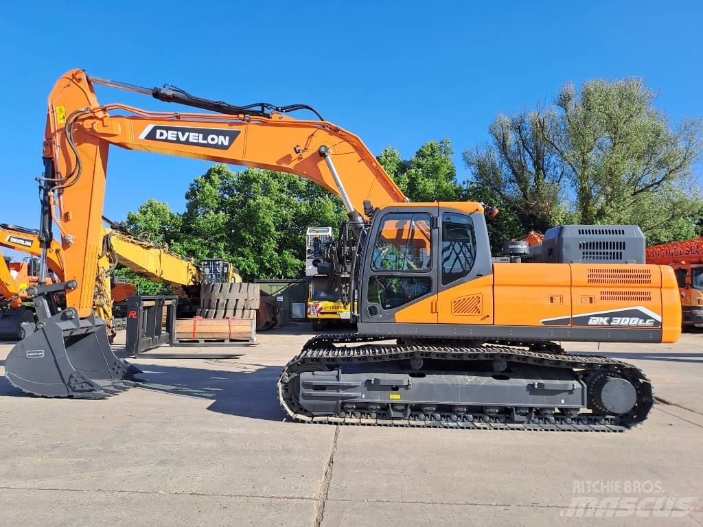 Develon DX300LC-7M Raupenbagger