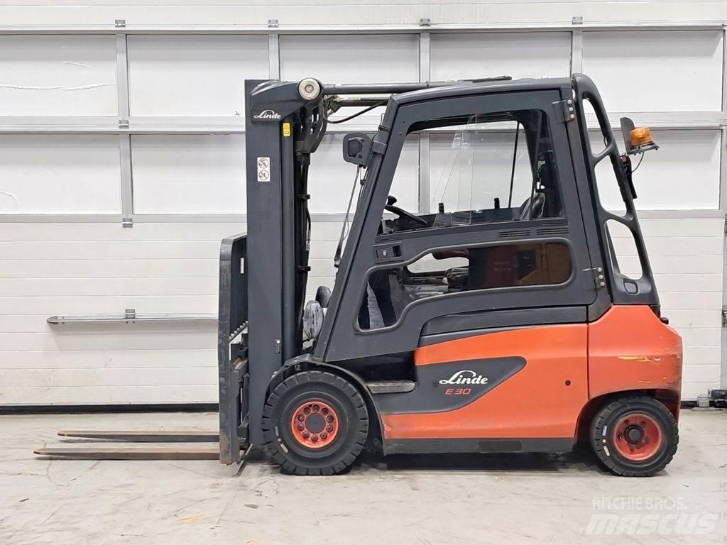 Linde E30-01 Elektrostapler