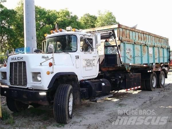 Mack RD 686 S Müllwagen