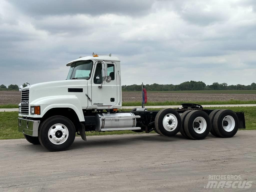 Mack CHN 613 Sattelzugmaschinen