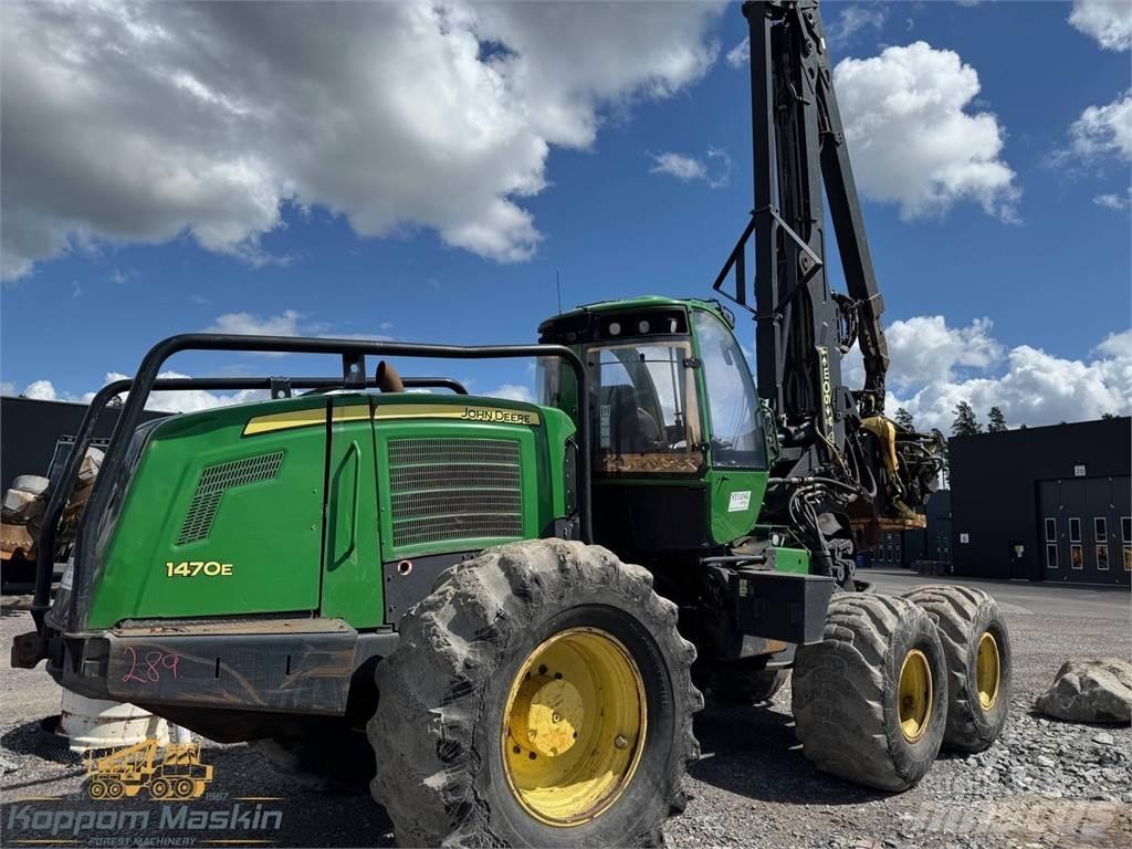 John Deere 1470E Harvester