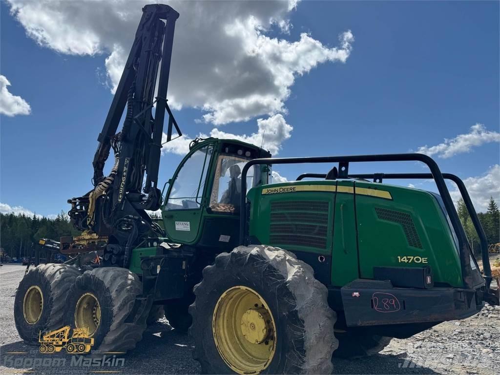 John Deere 1470E Harvester