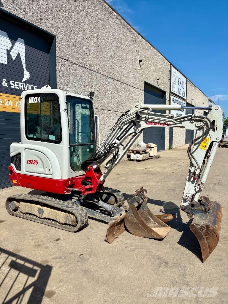 Takeuchi TB 225 Minibagger < 7t