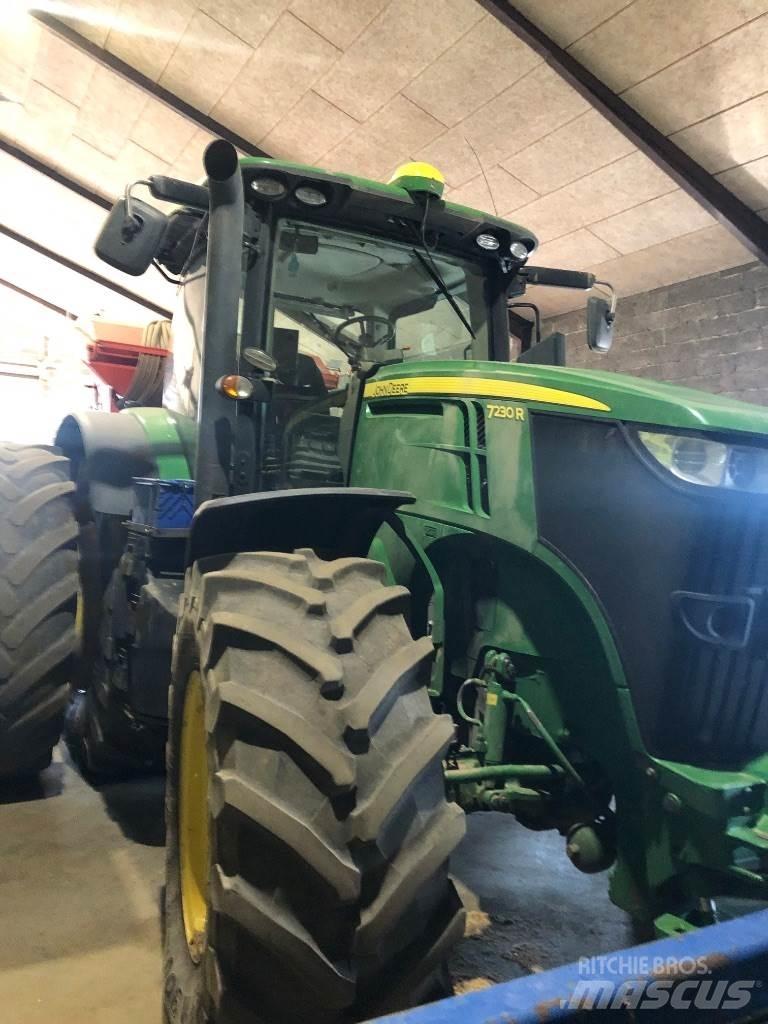 John Deere 7230 R Traktoren