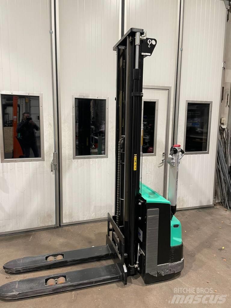Mitsubishi SBP12N3 Deichselstapler