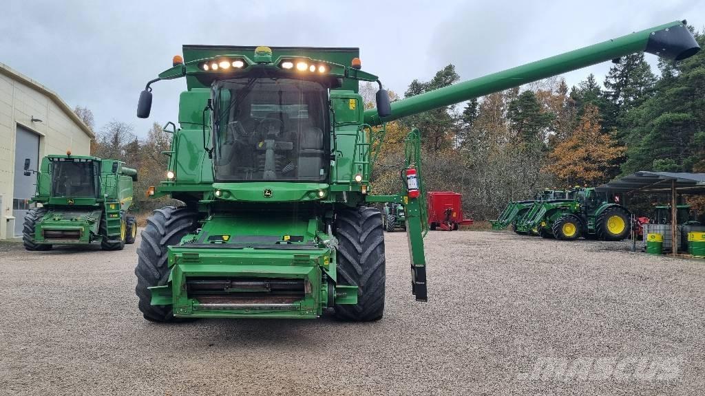 John Deere T670i Mähdrescher