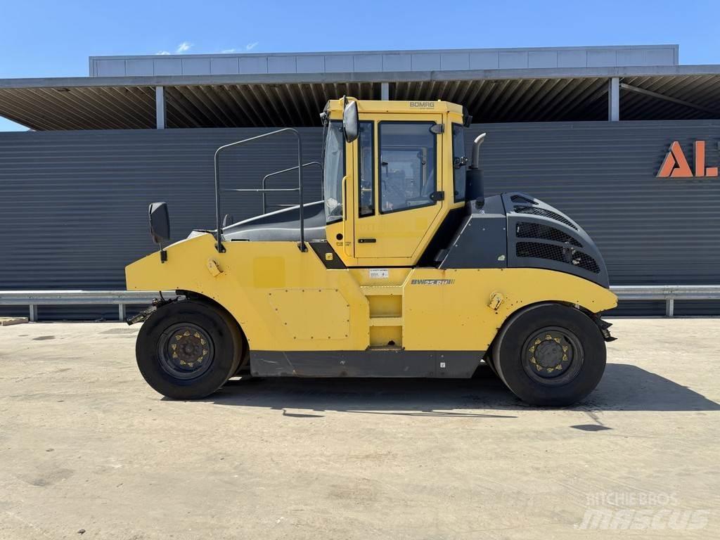 Bomag BW 25 RH Gummiradwalzen