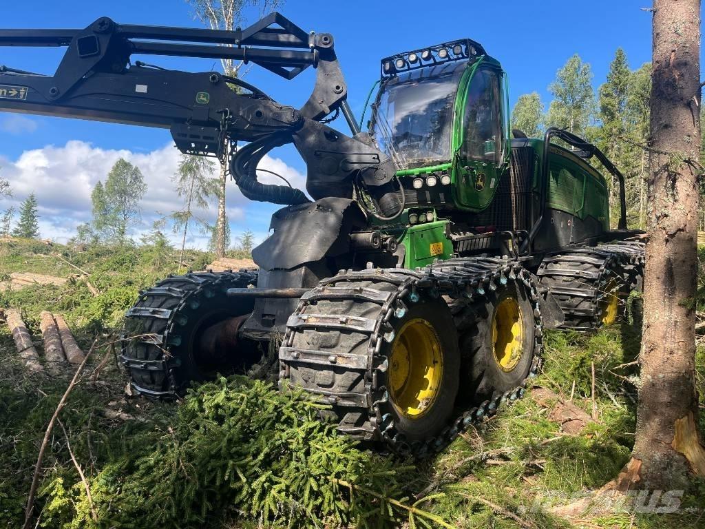 John Deere 1270 E Harvester