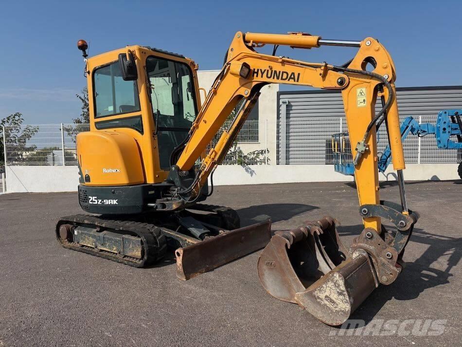 Hyundai R25Z-9 AK Minibagger < 7t