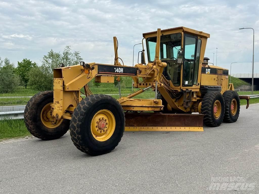CAT 140H Grader