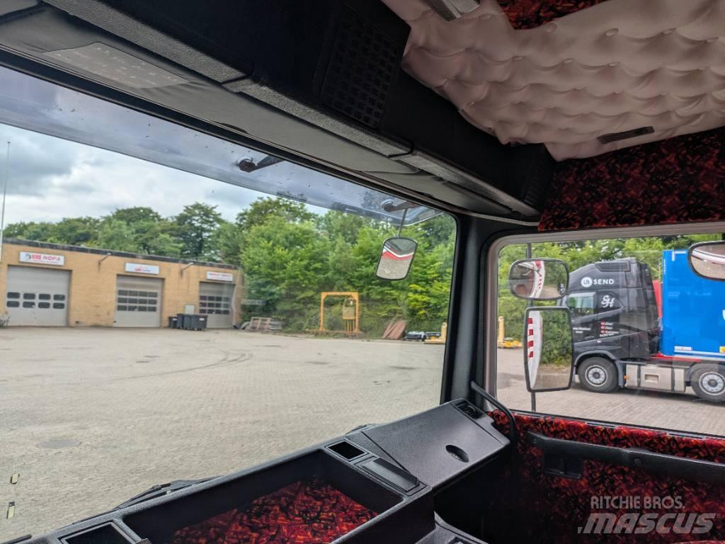 Volvo F 10 Pritschenwagen/Pritschenwagen mit Seitenklappe