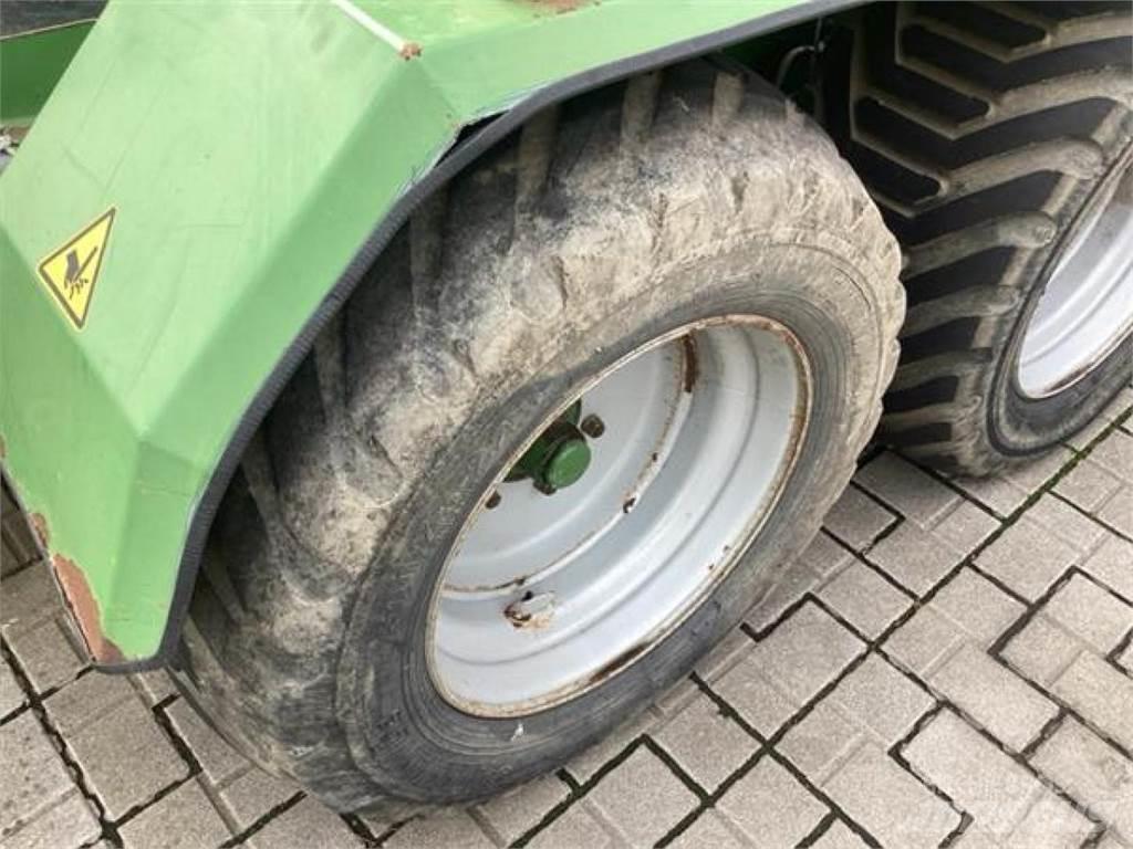 Krone CP 1500 MC Rundballenpressen