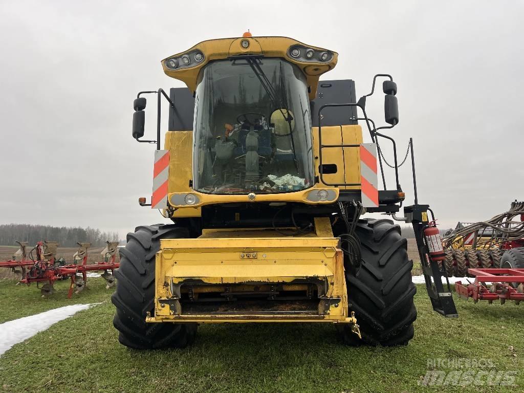 New Holland CSX 7070 Mähdrescher