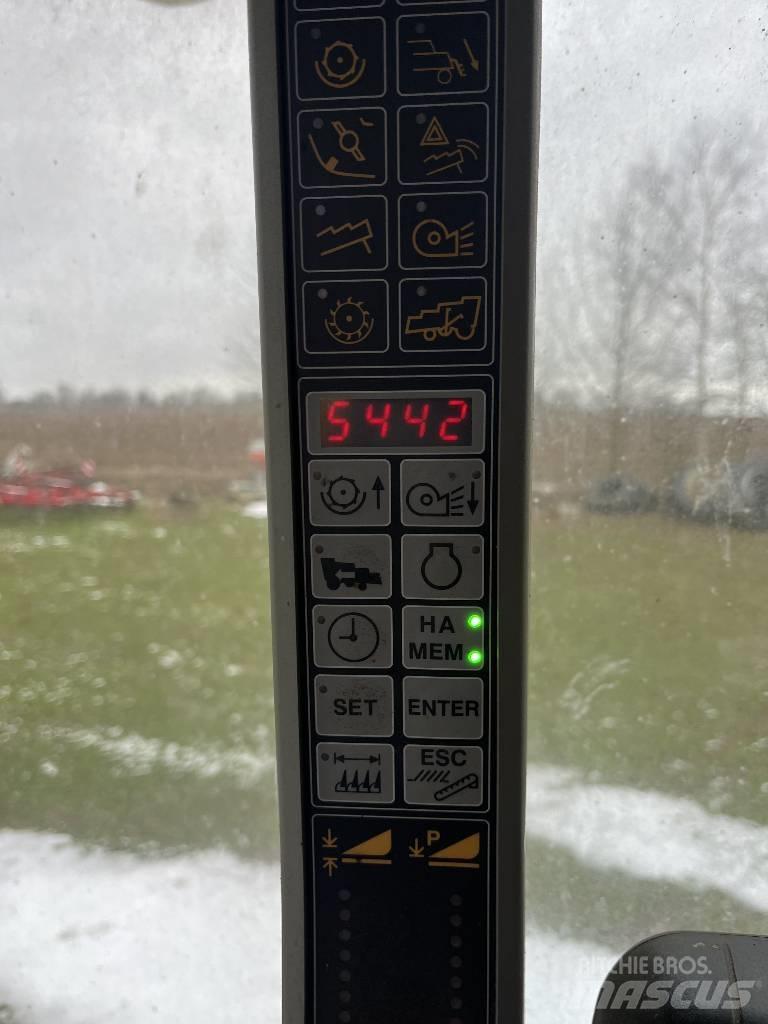 New Holland CSX 7070 Mähdrescher
