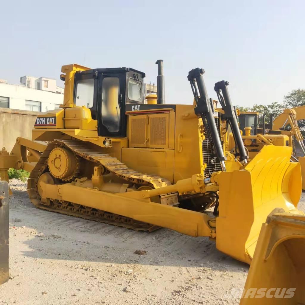 CAT D7H Bulldozer